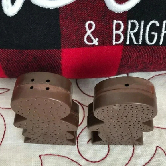 Vintage JSNY Gingerbread Boy And Girl Plastic Salt & Pepper Shaker Set - Picture 3 of 6